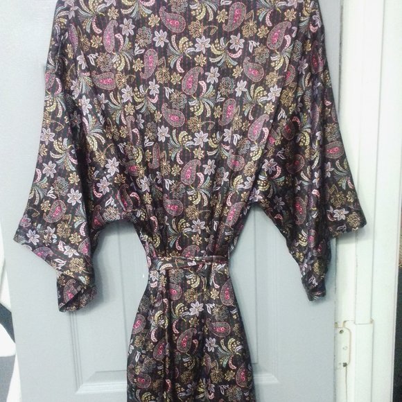 Victoria's Secret M/L Robe - Picture 4 of 4
